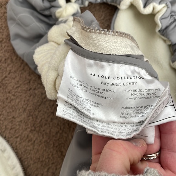JJ Cole car seat cover in gray - Picture 3 of 3